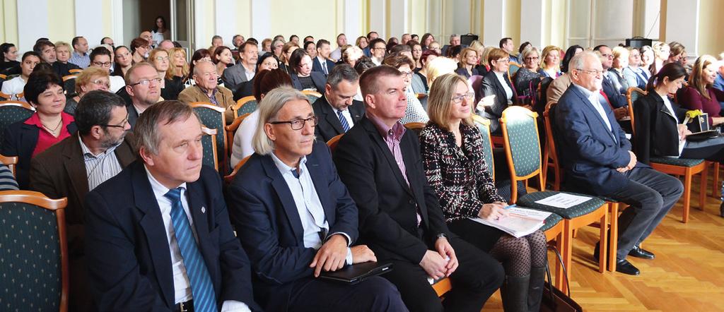méltóság kérdése a menekültügyi eljárásokban és a méltányos közigazgatás a XXI. században voltak. A konferencián többek között olyan neves előadókat hallgathattak meg az érdeklődők, mint dr.