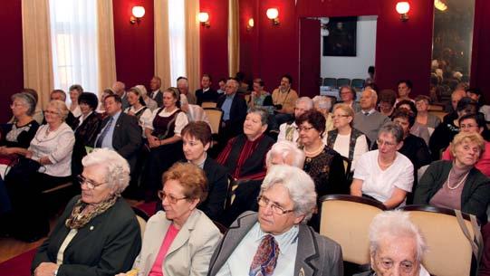 előadásában régi református népénekek csendültek fel. A konferenciát prof. Dr. Kocsev Miklós, a Károli Gáspár Református Egyetem dékánja nyitotta meg, s ezt követően megkezdődött az előadások sora.