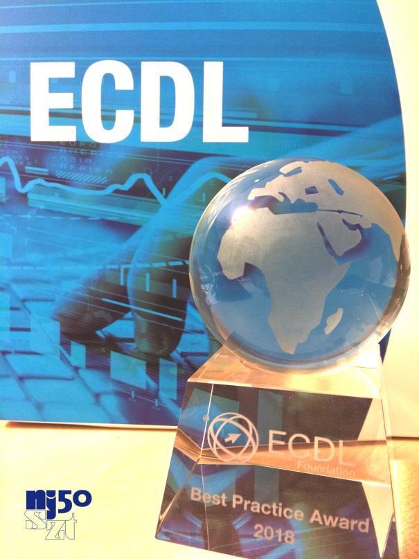 Digitális írástudás - ECDL Már több mint 500 000 fő vesz részt a képzésben Folyamatosan megújuló követelmények Szigorú