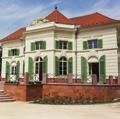 -100% Német Nemzetiségi Múzeum (German National Minority Museum / Deutsches Nationalitätenmuseum) H-2890 Tata, Alkotmány utca 1. GPS: N47.65065, E18.