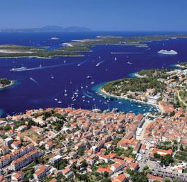 4. Starogradi-mező 4a és Hvar városa 4b Hvar városi Idegenforgalmi Közösség Trg sv. Stjepana bb, 21450 Hvar Tel: +385 (0)21 741 059 E-mail: tzg-hvar@st.t-com.hr info@tzhvar.hr, www.tzhvar.hr www.