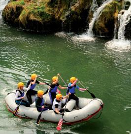 46 1. Rastoke vízimolnár település 1 Slunj városi Idegenforgalmi Közösség Braće Radića 7, 47240 Slunj, Tel: +385 (0)47 777 630 E-mail: info@tz-slunj.