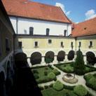 hr www.pp-papuk.hr A megóvott eredeti földtani, biológiai és kultúrtörténeti különlegességekben bővelkedő Papuk Természetpark az egyetlen UNESCO geopark Horvátországban.