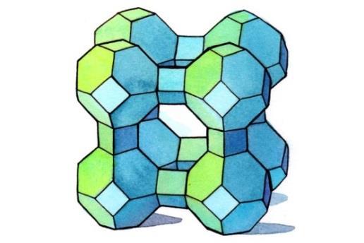 A zeolitok üreges kristályok, belsejükben a zeolit fajtájától függően 0,3 0,8 nanométer átmérőjű csatornák találhatóak, ezekben helyezkednek el az egy-, vagy kétértékű alkálifémvagy