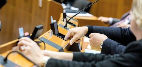 A bizottságok tevékenyen hozzájárulnak a jogalko tási menetrend kialakításához, például részt vesznek a éves munkaprogramjának kidolgozásában e program elfogadása előtt.