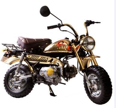 1978 Custom stílusú, cseppalakú üzemanyagtartály fokozza az egyébként is
