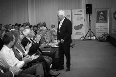 Ködmön István alelnök nyitotta meg, aki az ISO 9000 FÓRUM Egyesület elnöksége nevében üdvözölte a Konferencia valamennyi résztvevőjét és a minőségügyi civil szervezetek képviselőit.