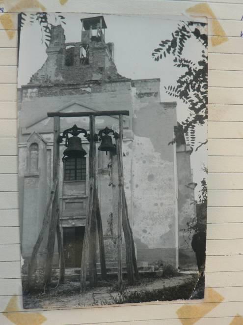 : belövés torony összedől 1956. jan. 11.: az új toronyra felkerül a kereszt 1956.