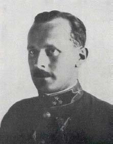 21 Vitéz Bertalan Árpád századosként.