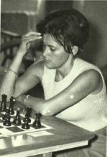 EZRI TIBI (n. 1951, Marghita, România,a emigrat în Israel în 1978, locuieste la Rehovot/Israel). Anestezist, seful departamentului de anestezie la Wolfson Medical Center, Holon.