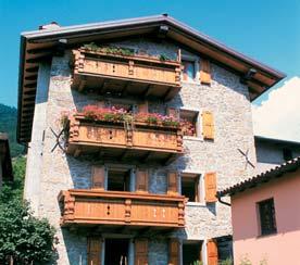 Lakások: Standard (TRILO/4-6 fős) - tágas apartmanok (60-70 m 2 is!), balkon vagy terasz kilátással a tóra (kivéve manzard!), sattv, kávéfőző.