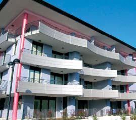 Zona Centro - központi, szervezett strand és sétálózóna közel MIRAGE (Bilo és lekérésre Trilo) - strand 150 m, központi, sétálózóna közel.