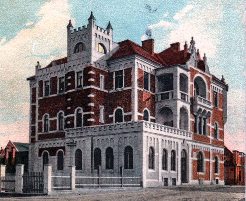 A Hönel-ház, Postapalota 1910-ben Politikai és társadalmi mozgalmak A 19.