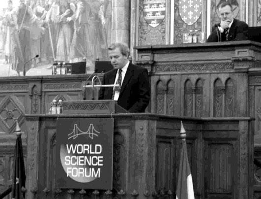 Faragó Tibor: A környezettudomány és a környezetpolitika kapcsolatának vizsgálata és elõsegítése tott környezetpolitikai tevékenységben.