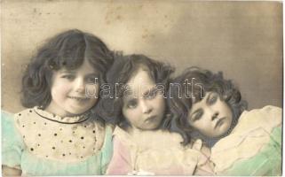 T2/3 22042. 1906 Children.