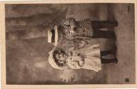 Child couple. N PG T 526.