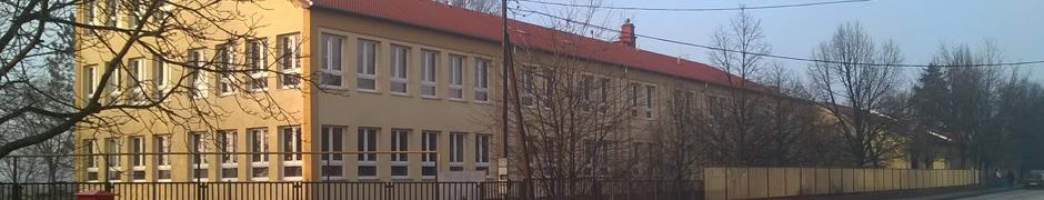 lett. Az iskola székhelye a Kossuth út 13. alatt volt. 1972. szeptemberében indult az autóforgalmi ágazat. Ekkor az iskola Gimnázium és Közlekedési Szakközépiskola, Autóforgalmi Ágazat néven működik.