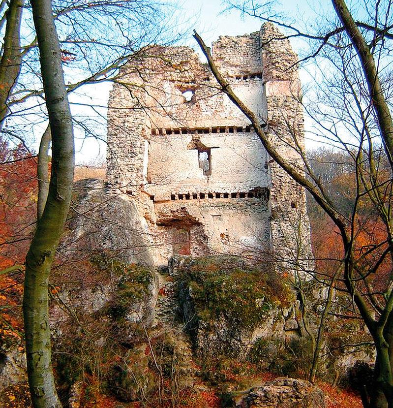 sérülékeny termőhelyeken, miközben bejárhatóvá tesszük a vidéket, hogy közel engedhessük a kirándulókat, turistákat a páratlan szépségű