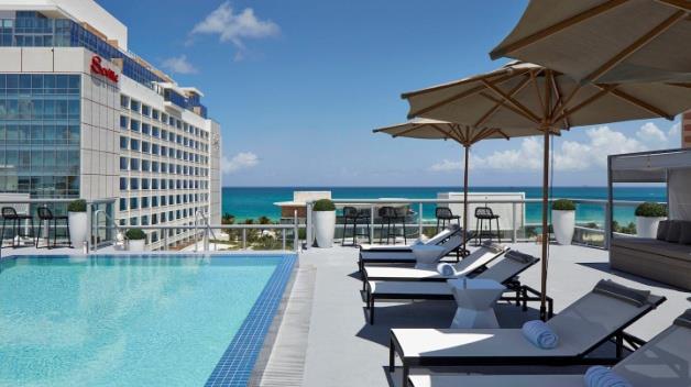 rendelkező AC Hotel by Marriott Miami Beach szálláshelyét mindössze egy utca választja el a tengerparttól.