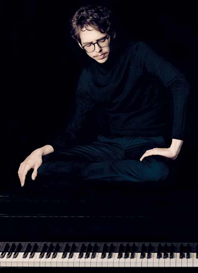 2O18 O5.O9 2018. május 9. szerda 19:30 / MÜPA Bartók Béla Nemzeti Hangversenyterem Fehér éjszaka Lucas Debargue-gal Muszorgszkij Éj a Kopár hegyen Prokofjev II. (g-moll) zongoraverseny, op.