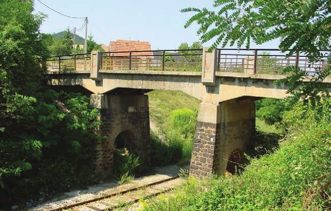 A 120 éves viadukt új köntösben 9. kép. A régi Őrhegy utcai híd elké szítése az UVATERV Zrt. feladata volt. Tervező: Teiter Zoltán.