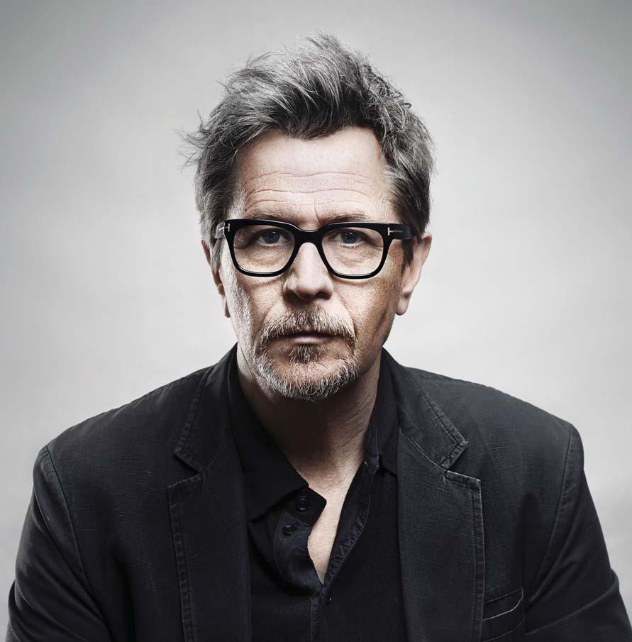 INTERJÚ GARY OLDMAN Hollywood egyik szégyenfoltja, hogy egy akkora színész, mint Gary Oldman mostanáig sosem kapott Os- cart.