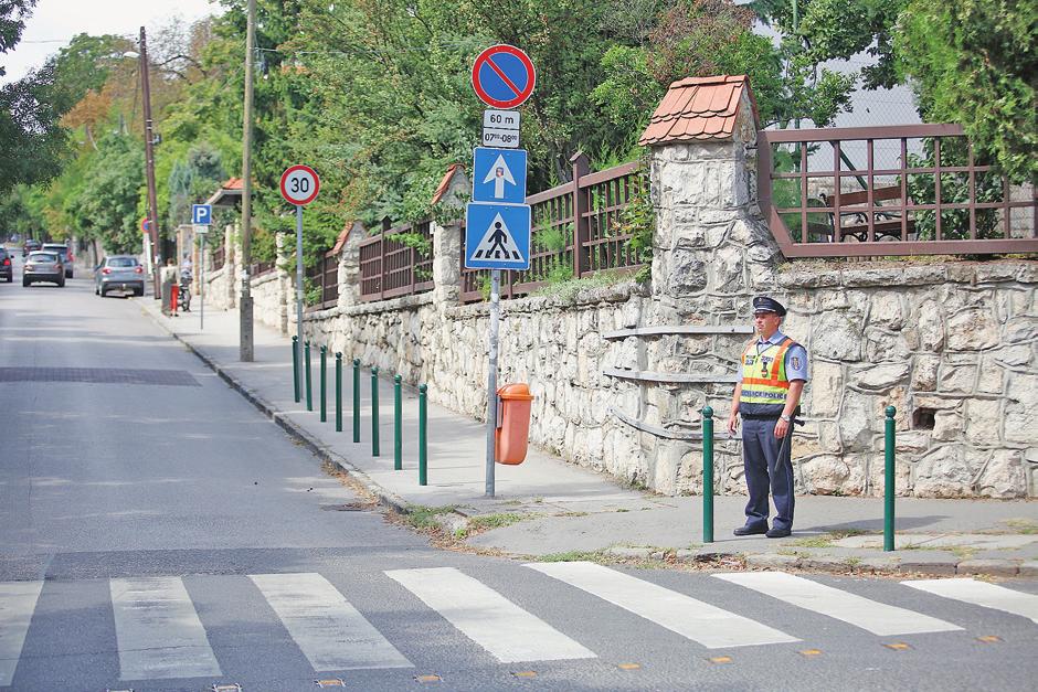 Eddigi eredmények Magyarország Kormá- nya az ősz folyamán döntött az Egészséges Budapest Program keretében megvalósuló járóbetegszakellátás-fejlesztésekhez szükséges feladatokról. A II.