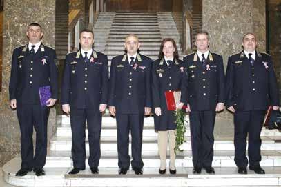 Elismerések Elismerések, kitüntetések március 15-e alkalmából Áder János köztársasági elnök kimagasló szakmai tevékenysége elismeréséül március 15-ei hatállyal büntetés-végrehajtási dandártábornokká