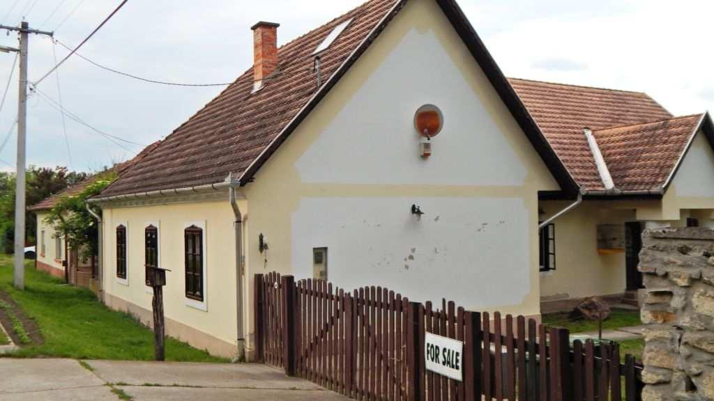 beépítésű részén.