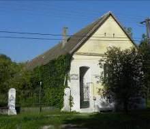 LAKÓHÁZAK