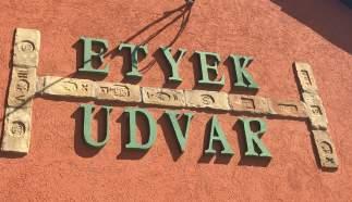 A rikító színek és villogó fények helyett részesítsük előnyben az