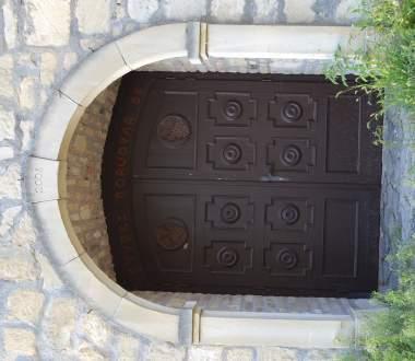 AJTÓK, KAPUK
