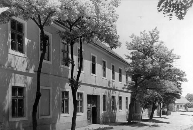 változtak.
