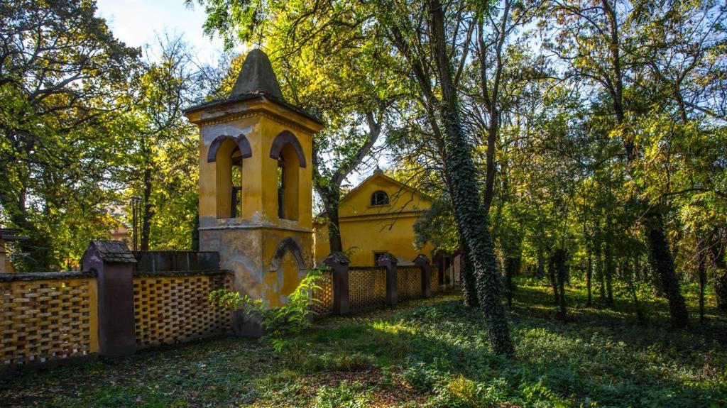 Országos jelentőségű értékek 3. Örökségünk A település legkorábbi, épségben fennmaradt építménye a Károlyi-Weiss kastély, amely 1769-ben épült ún. bécsi barokk stílusban.