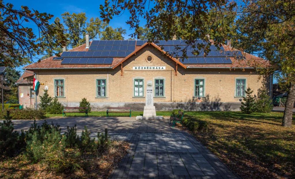 Helyi jelentőségű értékek A falu központjának meghatározó