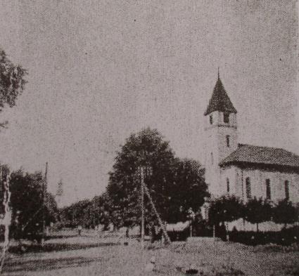 található a katolikus templom. Az 1934-ben szentelt templomot Dr.