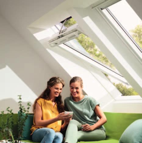 Premium VELUX INTEGRA műanyag bevonatos elektromos tetőtéri ablak Előnyei Intelligens nyitás-zárás: Automata tetőtéri ablak beépített motorral, esőérzékelővel és VELUX INTEGRA érintőképernyős