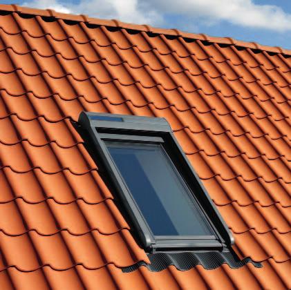 Premium VELUX INTEGRA fa és VELUX INTEGRA műanyag bevonatos napelemes tetőtéri ablak Előnyei Anyag : A nagy tömörségű, kiváló minőségű első osztályú fenyő faanyag, és a speciális rétegragasztási
