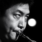 Több alkalommal turnézott az Amerikai Egyesült Államokban és ő az egyetlen magyar jazz-zenész, aki rendszeresen koncertezik Kínában.