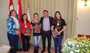 A dornbirni csoport tagjai nem csaádokná, hanem az intézményünk koégiumában szának meg. Ez számunkra azért eőnyös, mert így szinte vaamennyi programon közösen tudunk részt venni.