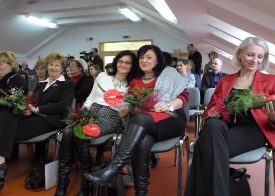 Az óvónők munkája így döntő fontosságú a tehetségnevelés folyamatában. A tehetségígéret sokszor és hamar elsikkad, ha a gyermek- pedagógus-szülő háromszög rosszul működik.