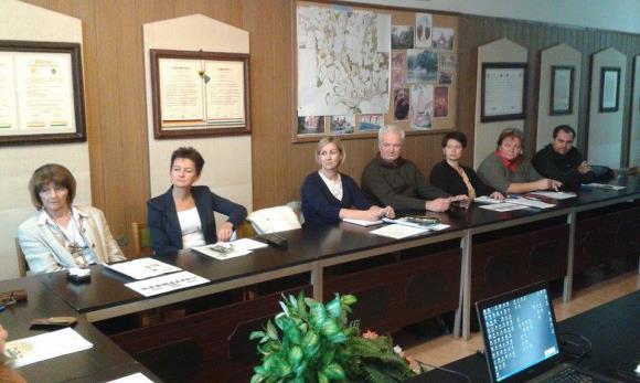 - KSZC Dráva Völgye Középiskola - Barcsi Deák Ferenc Általános Iskola - Barcsi Széchenyi Ferenc Gimnázium és Kollégium - Barcsi Általános Iskola Arany János Tagiskola - KSZC Barcsi Ipari és