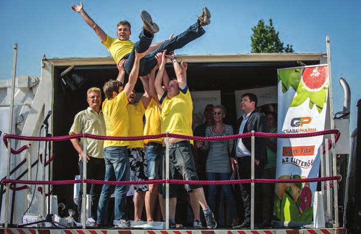 Az nyert, aki a leggyorsabban építette fel a hidat, és át is kelt rajra. Az idei verseny győztese a BME csapata lett, akiknek ezúton is gratulálunk!