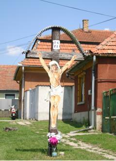Felszámolt kereszt a szennyvíztisztító mögötti erdőben 8.