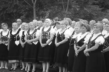 Podujatie sa začalo pred Kaplnkou Panny Márie slovenskou omšou, ktorú celebroval katolícky farár z družobnej osady Santova Žemberoviec vdp. Peter Sabol.