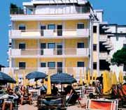LIDO DI JESOLO A Dozsék Lidója, Velencétől egy órányira Basic és Standard apartmanok**/**+ Az ár tartalmazza a strandszervizt! Egyszerű létesítmények Jesolo viszonylatában kedvező áron!