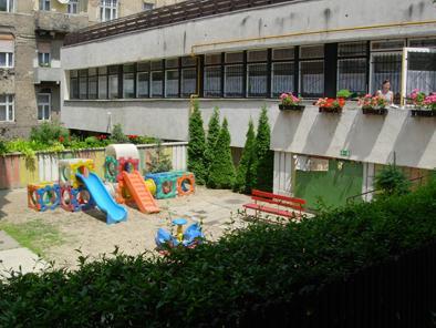 I.4. 1015 Budapest, Toldy Ferenc u. 66 sz. Óvodánk a Budai Vár oldalában helyezkedik el, a Széll Kálmán térről és a Batthyány térről egyaránt könnyen megközelíthető.