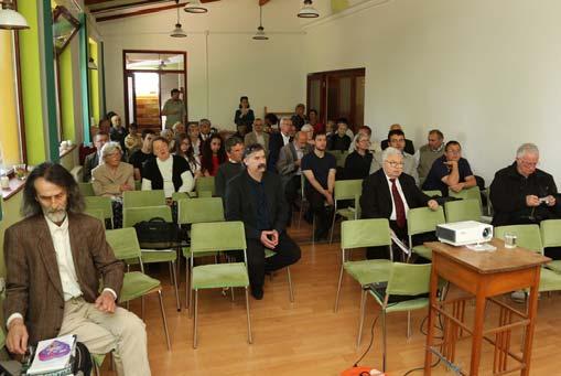 PARTIUM 47. OLDAL A résztvevõk Másnap, szombaton délelõtt folytatódott a konferencia gazdag programja. Csûry István református püspök tartotta a nyitó áhítatot.