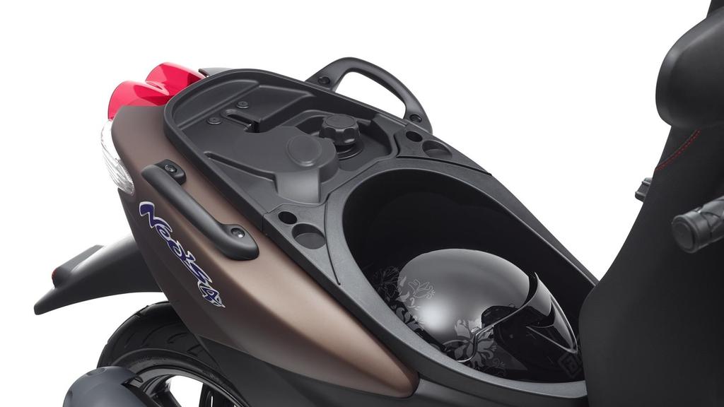 4 ütemű motor: gazdaságos üzem, kisebb károsanyagkibocsátás Nehéz ellenállni a Neo s 4 robogónak, amely a hatékony 4 ütemű motor, a gazdaságos üzemanyag-fogyasztás és a csendes működés nyerő