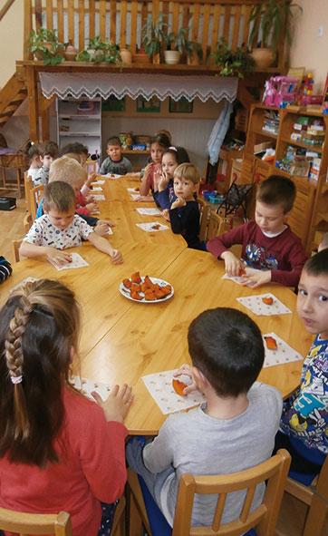 A megjelenteket a város nevében Tóth Balázs polgármester köszöntötte. Nagy Éva, a Berzsenyi Dániel Könyvtár igazgatója üdvözölte a szép számban megjelent érdeklődőket.